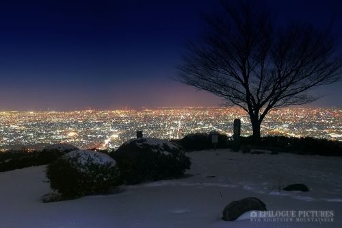ぼくらの広場雪夜景